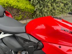 2022 DUCATI STREETFIGHTER V2 Red