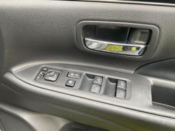 2020 Mitsubishi Outlander LS