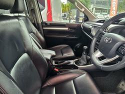 2017 Toyota Hilux SR5