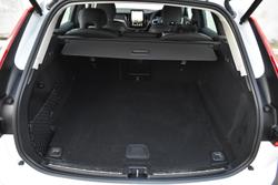 2025 Volvo XC60 Plus B5 Bright