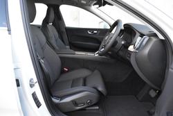 2025 Volvo XC60 Plus B5 Bright