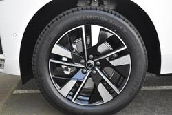 2025 Volvo XC60 Plus B5 Bright