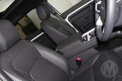 2025 Land Rover Defender 130 D350 X-Dynamic SE