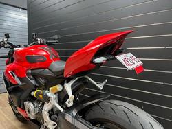 2022 DUCATI STREETFIGHTER V2 Red