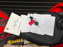 2022 DUCATI STREETFIGHTER V2 Red