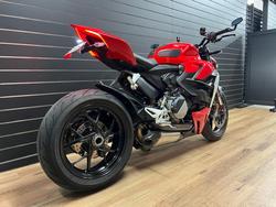 2022 DUCATI STREETFIGHTER V2 Red