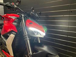 2022 DUCATI STREETFIGHTER V2 Red