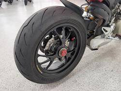 2021 DUCATI STREETFIGHTER V4 S Red