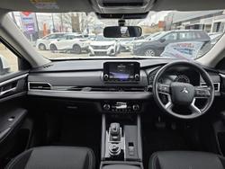 2023 Mitsubishi Outlander ES