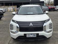 2023 Mitsubishi Outlander ES
