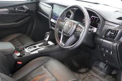 2022 Isuzu MU-X LS-T