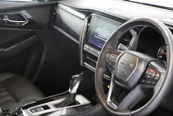2022 Isuzu MU-X LS-T