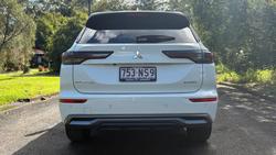 2025 Mitsubishi Outlander Exceed