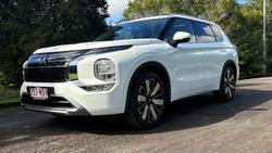 2025 Mitsubishi Outlander Exceed
