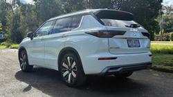2025 Mitsubishi Outlander Exceed