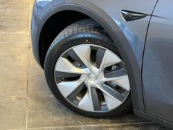 2023 Tesla Model Y Rear-Wheel Drive