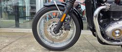2019 Triumph BONNEVILLE T100 BLACK RED