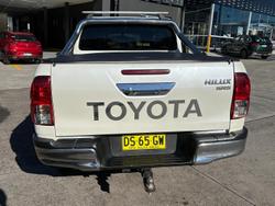 2015 Toyota Hilux SR5