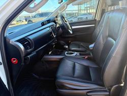 2015 Toyota Hilux SR5