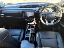 2015 Toyota Hilux SR5
