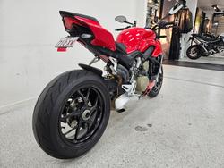 2022 DUCATI STREETFIGHTER V4 Red