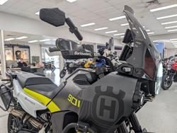 2022 HUSQVARNA NORDEN 901 Black