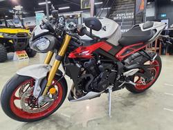 2026 Triumph Street Triple 765 RX Street Triple Silver