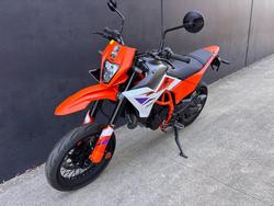 2025 KTM 390 SMC R SMC Orange
