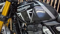 2025 Triumph SPEED 400 Black