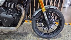 2025 Triumph SPEED 400 Black