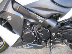 2017 Suzuki GSX-S1000F WHITE
