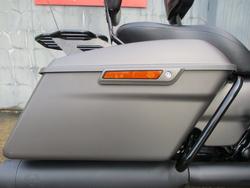 2018 HARLEY-DAVIDSON FLHX STREET GLIDE GREY