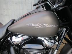 2018 HARLEY-DAVIDSON FLHX STREET GLIDE GREY