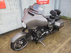 2018 HARLEY-DAVIDSON FLHX STREET GLIDE GREY