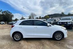 2017 Kia Rio Si