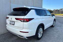 2022 Mitsubishi Outlander LS