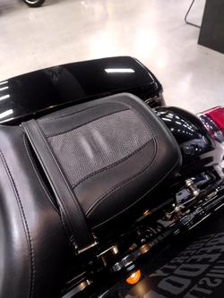 2010 Harley-Davidson CVO Street Glide 110 (FLHXSE) CVO Black