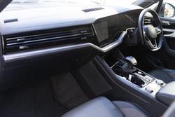 2022 Volkswagen Touareg 210TDI R-Line
