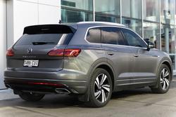 2022 Volkswagen Touareg 210TDI R-Line