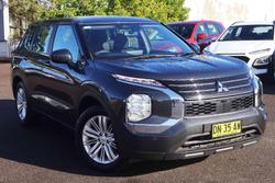 2024 Mitsubishi Outlander ES