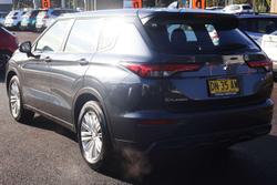 2024 Mitsubishi Outlander ES