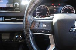 2024 Mitsubishi Outlander ES