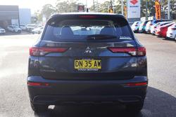 2024 Mitsubishi Outlander ES