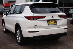 2024 Mitsubishi Outlander ES