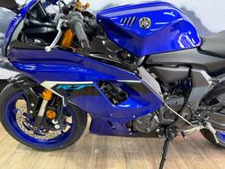 2025 Yamaha YZF-R7LA BLUE