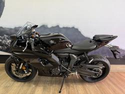 2025 Yamaha YZF-R7HO