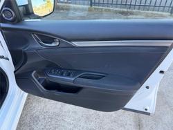 2019 HONDA CIVIC VTi-S
