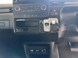 2025 Hyundai STARIA