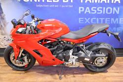 2017 Ducati SUPERSPORT Red