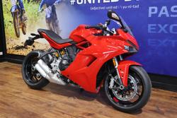 2017 Ducati SUPERSPORT Red
